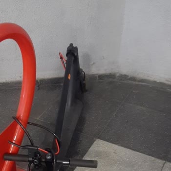 İBB - İstanbul Büyükşehir Belediyesi Kirazlı Metroda Elektrikli Scooter Çalındı