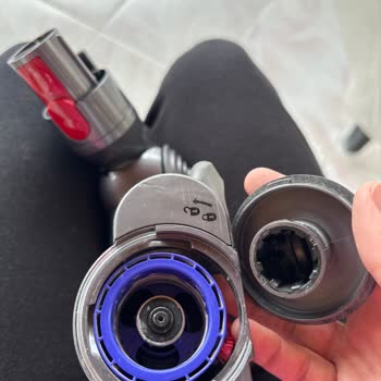 Dyson Halı Başlığı Temizliği