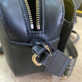 Tommy Hilfiger Kendi Markasına Belgesiz Sahip Çıkmıyor