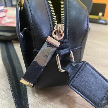 Tommy Hilfiger Kendi Markasına Belgesiz Sahip Çıkmıyor