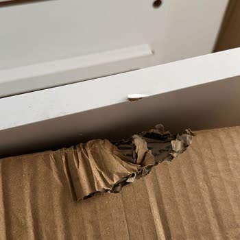 Yurtiçi Kargo'nun Teslim Alınmadan Fırlatıp Kaçtığı Kargodaki Hasar!