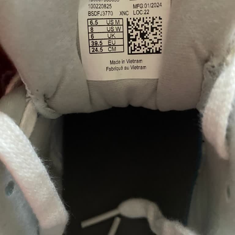 New Balance 9060 Ürününde Domuz Derisi Kullanılıyor Mu?