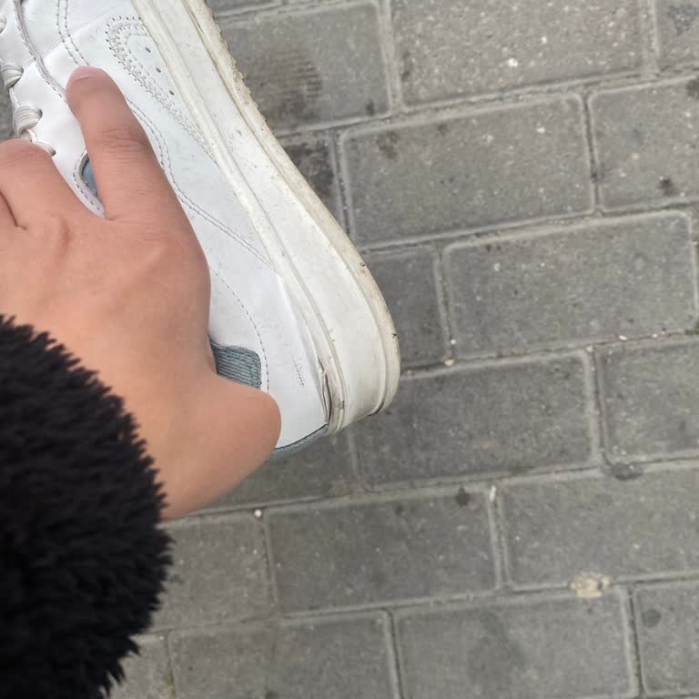 Bershka Ayakkabı Üç Ayı Dolmadan Patladı