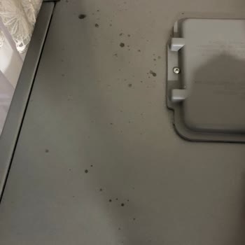 Yeni Alınan Arçelik Buzdolabında Tavan Lekeleri