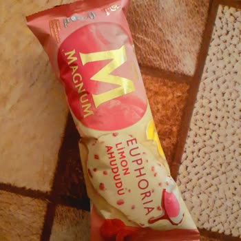 Magnum Yarım Şekilde Dondurma