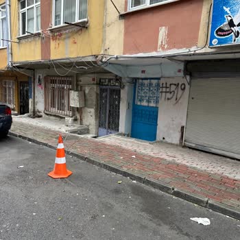 Esenler Belediyesi Yol Kaldırım Ve Duvar İhlali