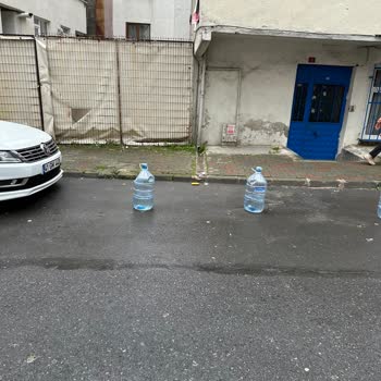 Esenler Belediyesi Yol Kaldırım Ve Duvar İhlali