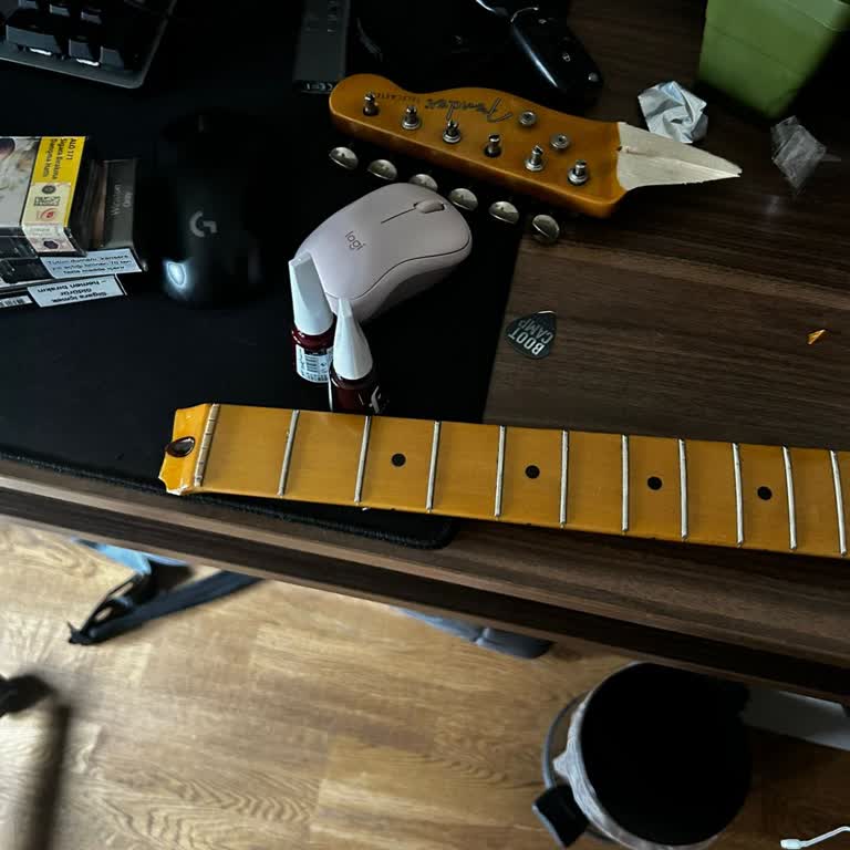 PTT Kargo Manevi Değeri Olan Güvenli Paketlenmiş Gitar Kırık Teslim Edildi.