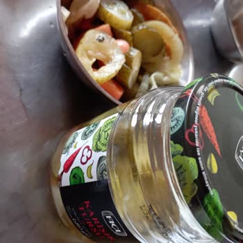 BİM Fıçı Marka Turşusundan Böcek Çıktı