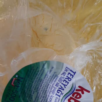 Kebir Süt ve Süt Ürünleri Kebir Tereyağ İçerisinden Ne Olduğu Anlaşılmayan Plastik Çıktı