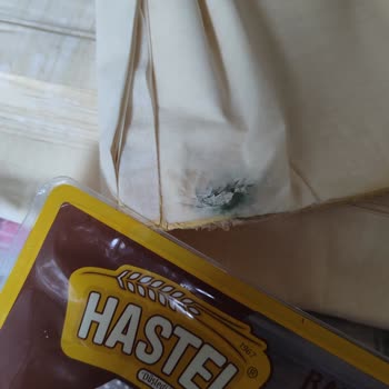 Esenlik Marketleri Küflü Yufka Satışı