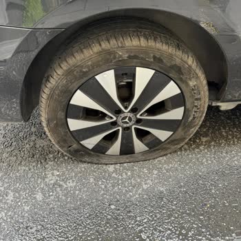 Doubletree By Hilton İstanbul Esentepe Bellboy Arabamı Çarptı