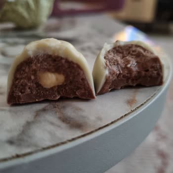 A101 Vince İkramlık Fındıklı Çikolata Paketin Yarısı Fındıksız!