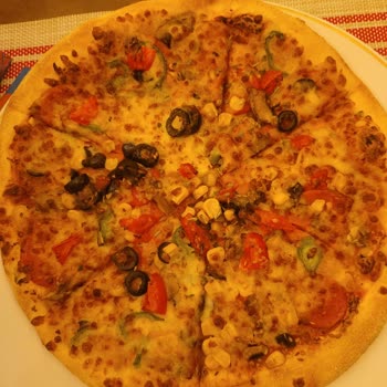 Domino's Pizza Soğuk Ve Malzemeler Özensiz Konulmuş