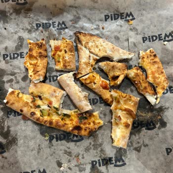 İzmir İstinyePark Pidem Kaliteyi Çok Bozmuş