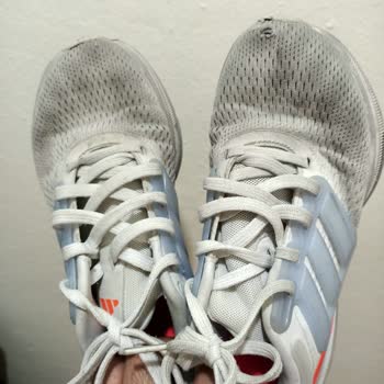 Adidas Ayakkabılar 2 Ayda Deforme Oldu.