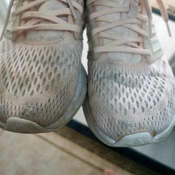 Adidas Ayakkabılar 2 Ayda Deforme Oldu.