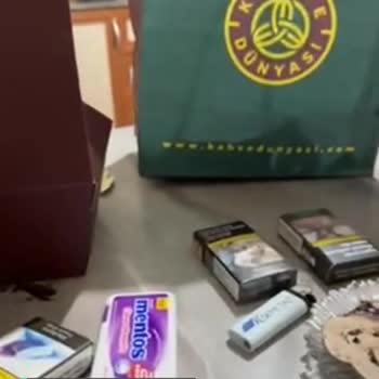 Kahve Dünyası Pastasından Çıkan Plastik Siyah Parça!