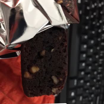 Eti Gıda Eti Browni Classic Kek Ürünü Büyük Boy Ürün Bozuk Satılıyor