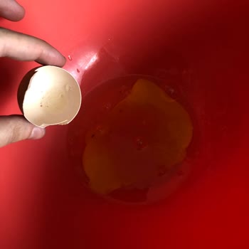 Peynirci Baba Bozuk Ve Böcekli Yumurta