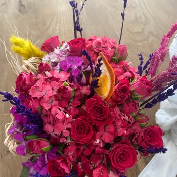 ÇiçekSepeti Fotoğraftakiyle Alakasız Bir Çiçek Anneler Gününün Mahvolması