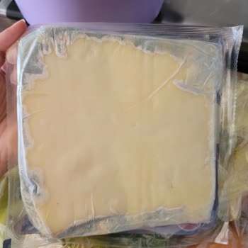 Açılmamış Peysan Marka Kaşar Peyniri Dolapta Küflendi