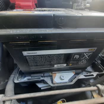 Antoto Antalya Renault Serviste Değişen Akü 1 Yıl Olmadan Çop Oldu.