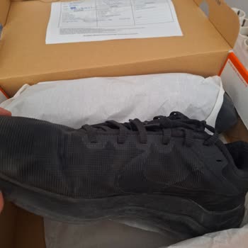 Nike Kalitesi Kötü Değişimi Ya Da İadesinin Sağlanması
