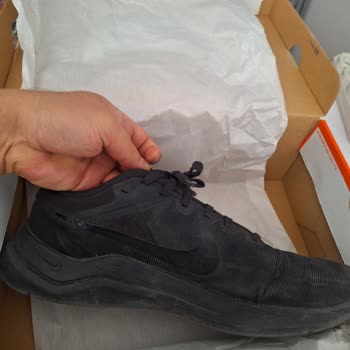 Nike Kalitesi Kötü Değişimi Ya Da İadesinin Sağlanması