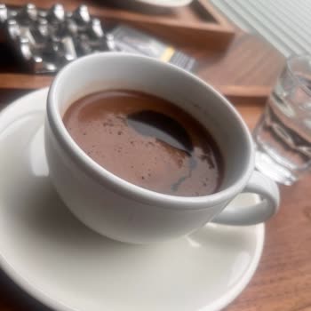 Espressolab Büyük Bardakta Küçük Kahve