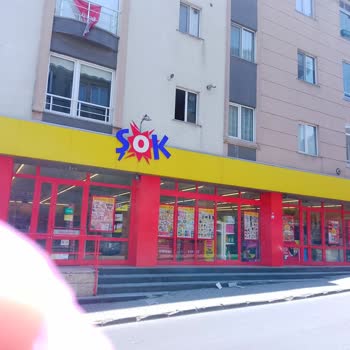 Şok Marketler Etiketin Alınması Veya Yanlış Yerde Durması