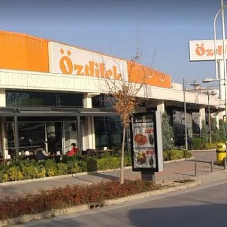 Özdilek AVM Özlüce Özdilek Çalışanları Fazla Rahat İlgisiz