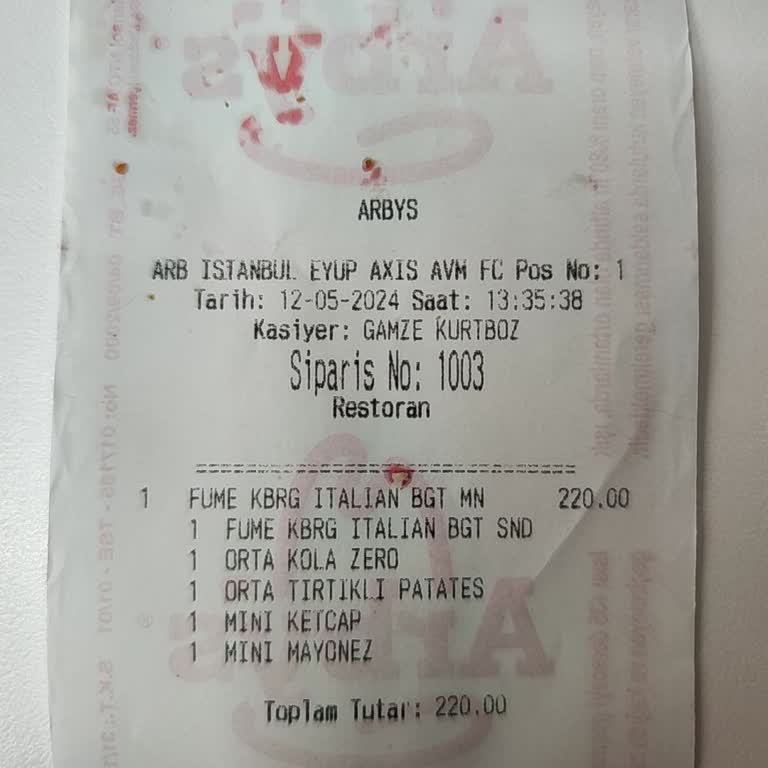 Arby's Soğuk Olmayan İçecek Sorunu