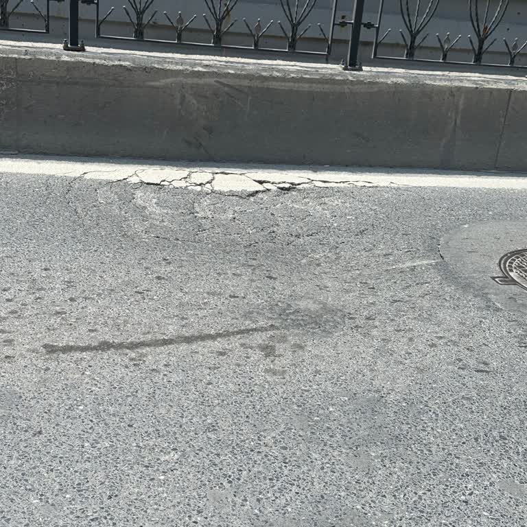 İbb - İstanbul Büyükşehir Belediyesi Yapılmayan Bozuk Yol