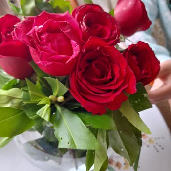 ÇiçekSepeti Çürük Özensiz Ve Yanlış Çiçek Gönderdiler