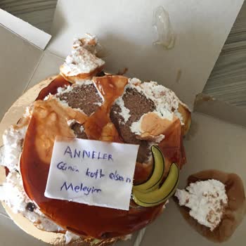 Ay Pastanesi Anneler Günü Sürprizi Hayal Kırıklığına Dönüştü