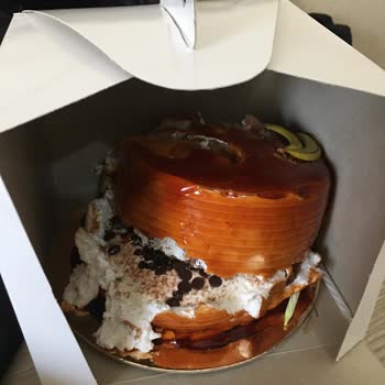 Ay Pastanesi Anneler Günü Sürprizi Hayal Kırıklığına Dönüştü