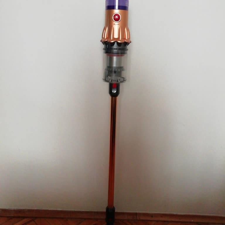Dyson V12 Sürekli Kapanıyor