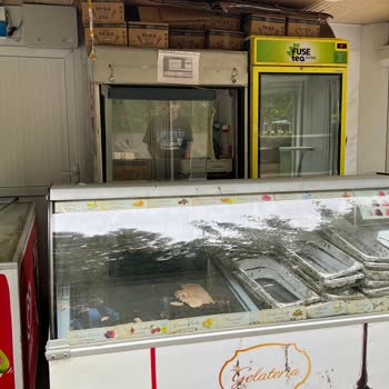 La Gelateria Denizli Adalet Parkı'ndaki Dondurma Büfesi Hayal Kırıklığı
