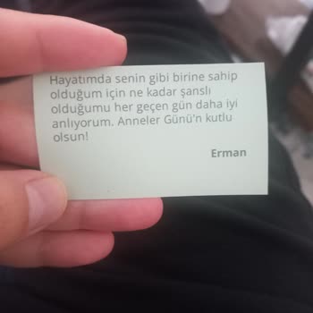 Getirden Başkasının Notuyla Anneler Günü'ne Özel Çiçek Gönderildi