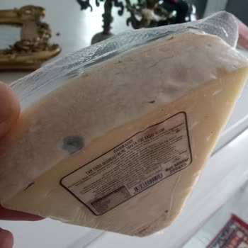 Getir Den Mandıradan Marka Kaşar Peyniri De Küflenme Koku