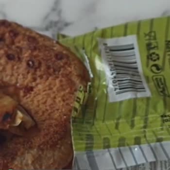 KAYTUR Kent Ekmek'ten Çıkan Peçete Sanki Bilerek Katlanmış Konmuş Gibi!