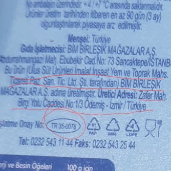 BİM'de Satılan Aknaz Marka Küflenmiş Ve Bozulmuş Peynir.