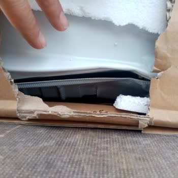 Uğur Soğutma Hasarlı Teslim Edilen Buzdolabı Yenisiyle Değiştirilmiyor.