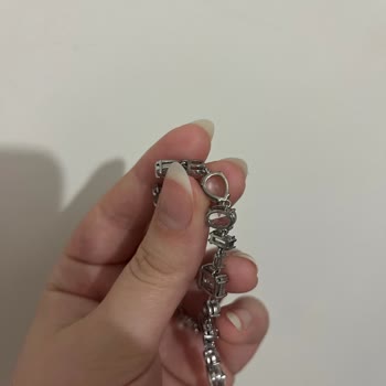 Kullanımda Kararan Kolye Ve İlgisiz Satıcı!