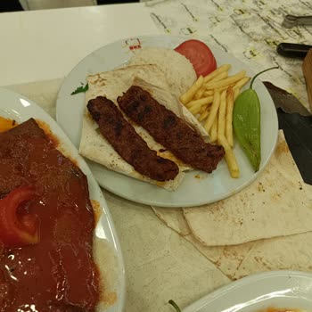 Bursa Kebap Evi Görsel Deki Gibi Gelmedi