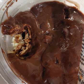 BİM Bozuk Tatlı Satıyor