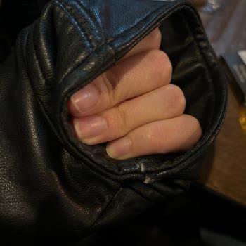 Zara Deri Ceket Soyulması Dökülmesi