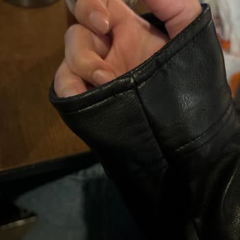 Zara Deri Ceket Soyulması Dökülmesi