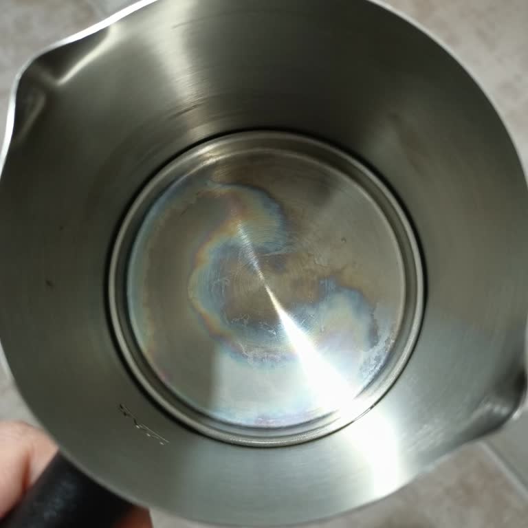 Arzum Okka Mini Pro Pişirme Haznesi Tabanında Renklenme